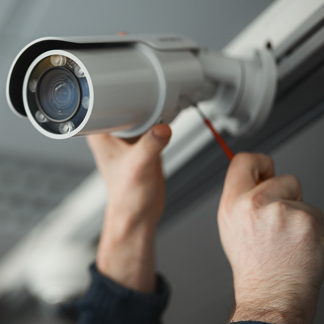 Videoüberwachungssystem zur Sicherung eines Unternehmensgebäudes